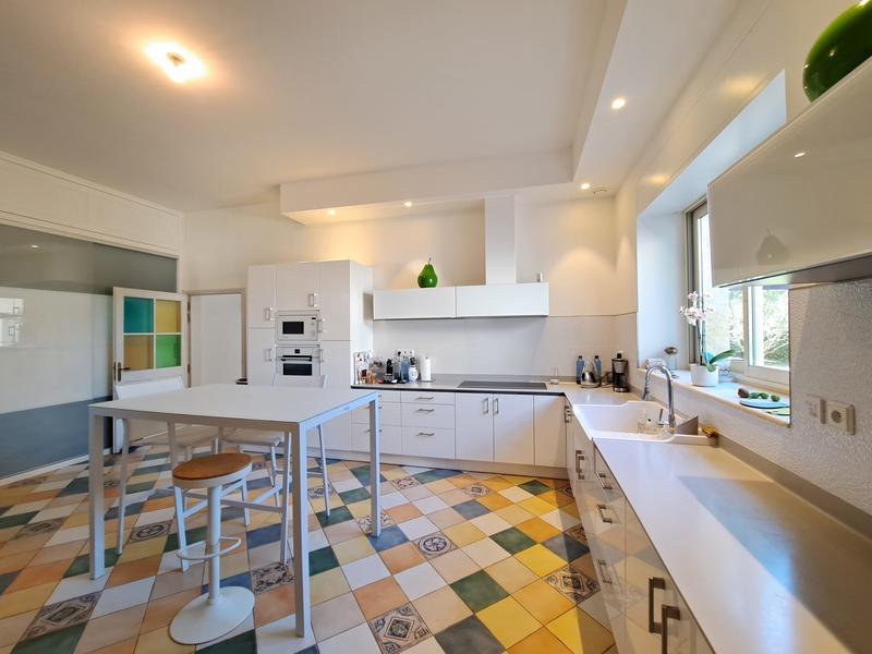 Maison - 185 m² - 15 pièces