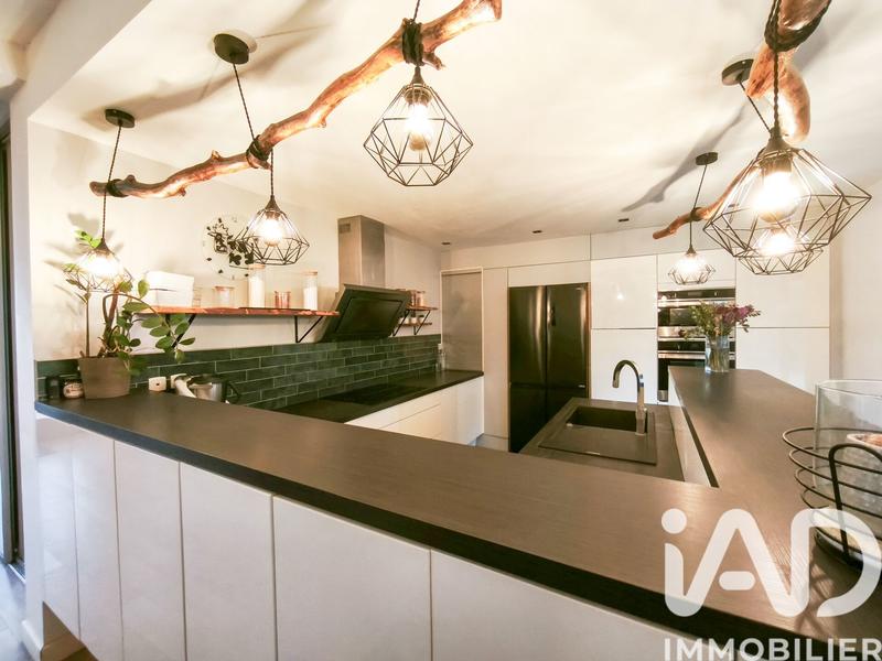 Maison - 189 m² - 9 pièces