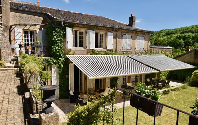 Propriété - 450 m² - 19 pièces