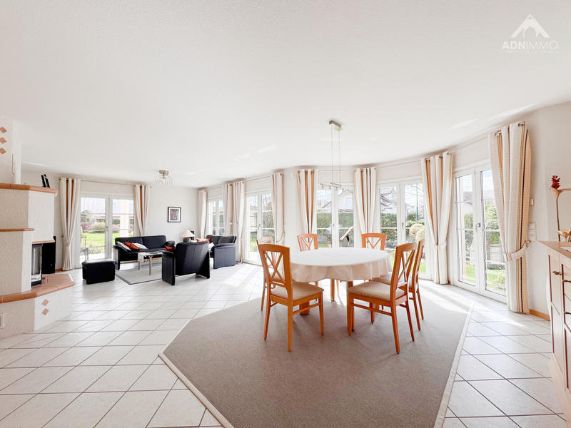 Maison - 333 m² - 8 pièces