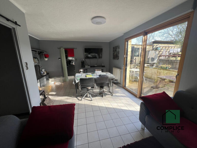 Maison - 200 m² - 8 pièces