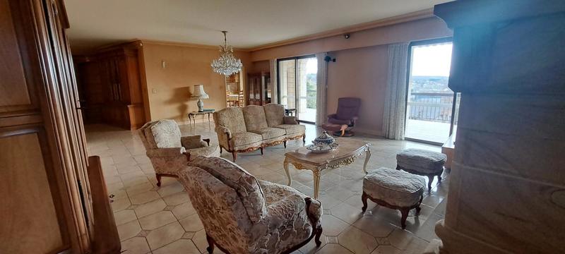 Maison - 290 m² - 7 pièces