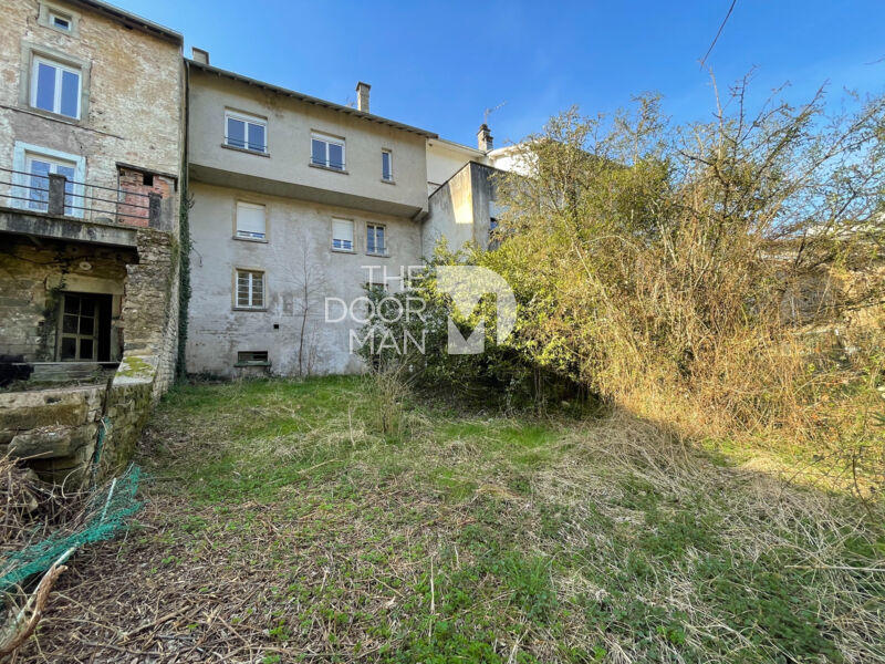 Immeuble - 110 m² - 7 pièces