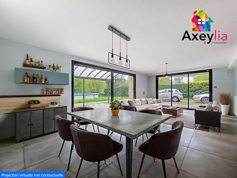 Maison - 240 m² - 10 pièces