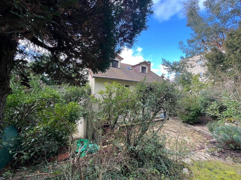 Maison - 111 m² - 6 pièces