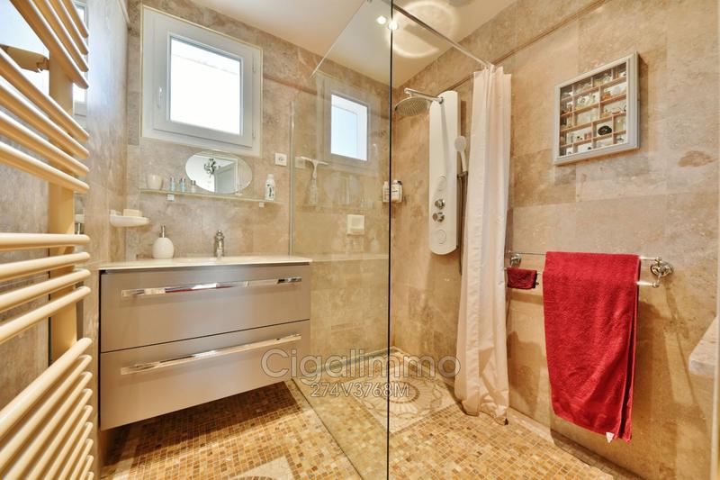 Maison - 184 m² - 7 pièces