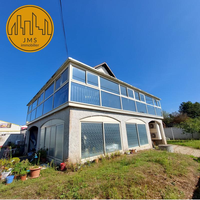 Maison - 210 m² - 7 pièces