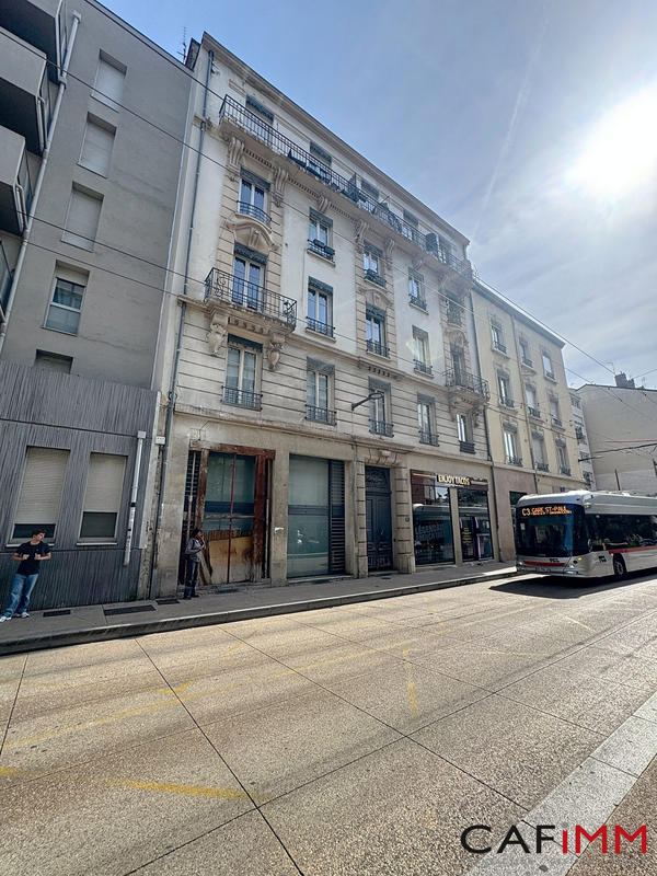 Appartement - 77 m² - 3 pièces