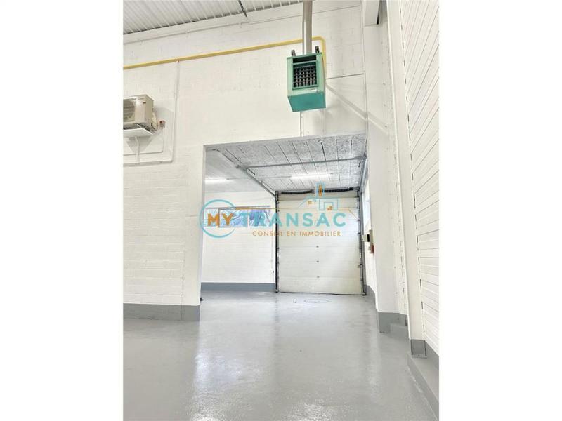 Local d'activité / Entrepôt - 898 m²
