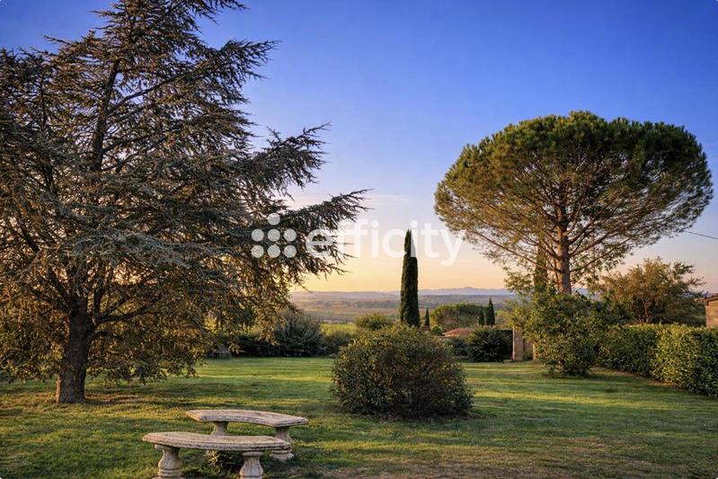 Maison - 209 m² - 5 pièces