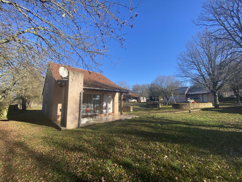 Propriété - 256 m² - 10 pièces