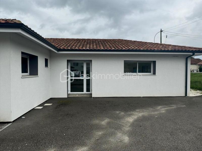 Local commercial - 125 m² - 4 pièces