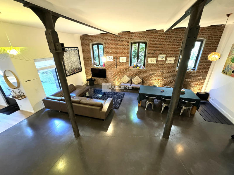 Loft - 217 m² - 5 pièces