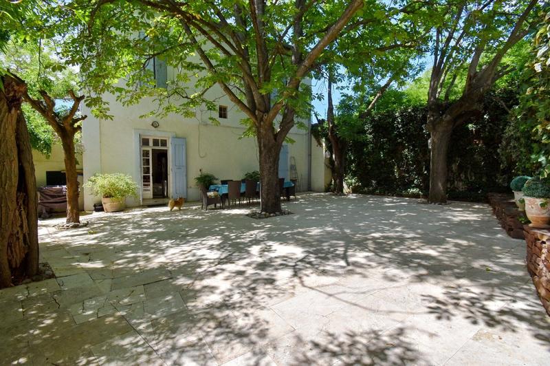 Maison - 240 m² - 7 pièces