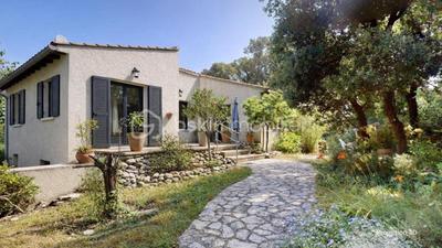 Maison traditionnelle - 117 m² - 5 pièces