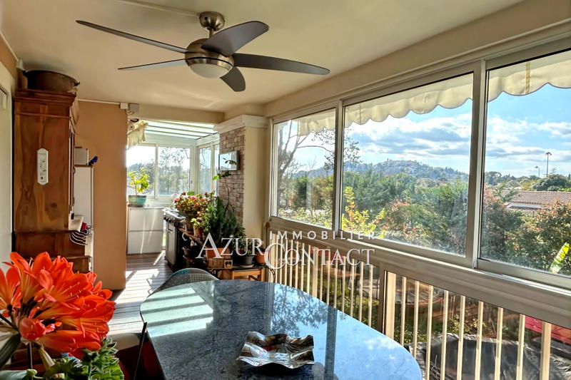 Appartement - 90 m² - 4 pièces