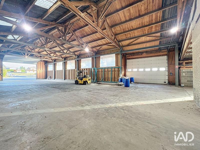 Local commercial - 2 460 m²