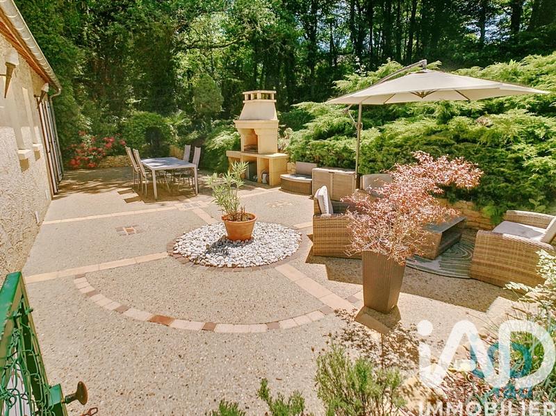 Maison - 325 m² - 14 pièces