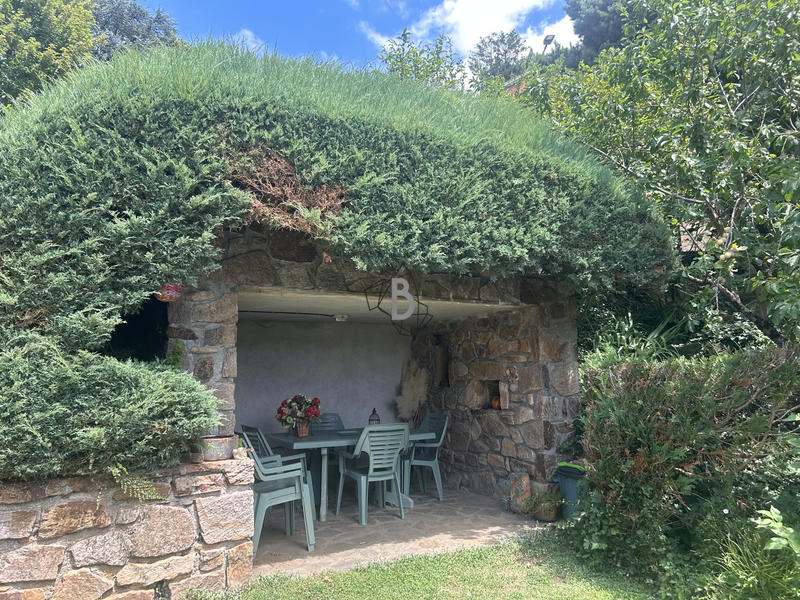 Maison - 230 m² - 10 pièces