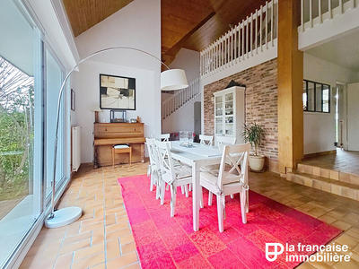 Maison - 181 m² - 6 pièces