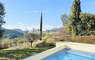 Propriété - 220 m² - 7 pièces