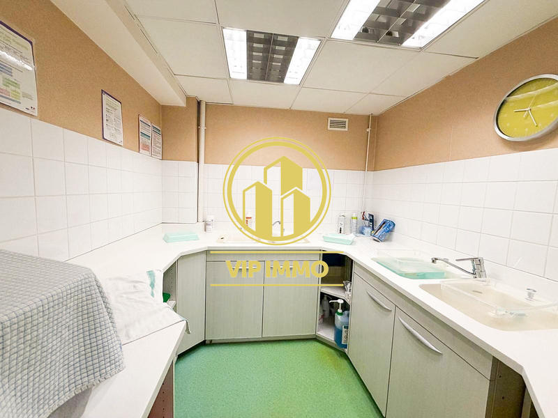 Bureau - 219 m² - 10 pièces