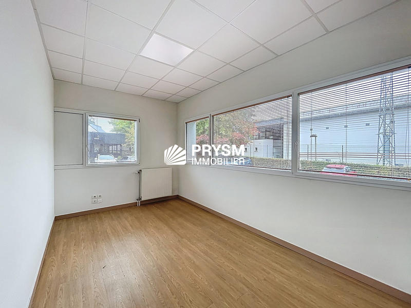 Bureau - 119 m² - 6 pièces