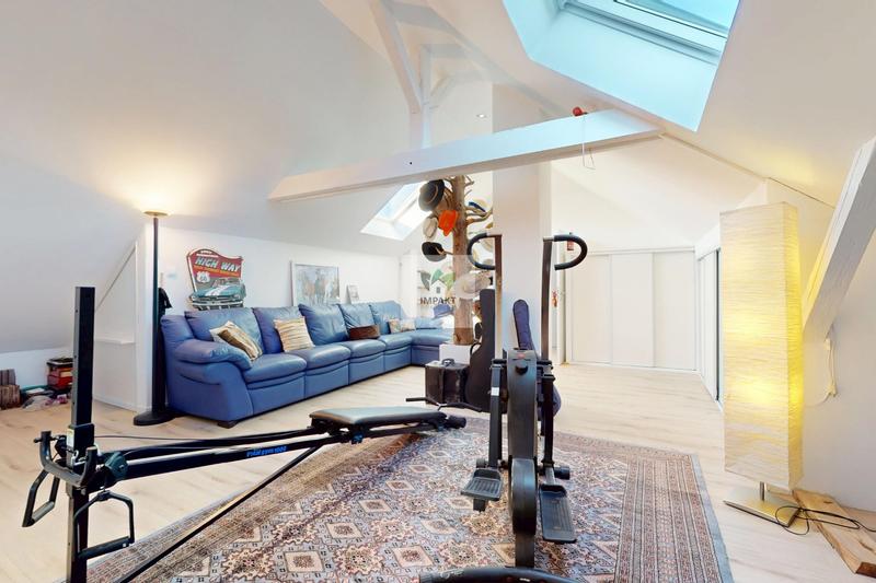 Maison - 203 m² - 7 pièces