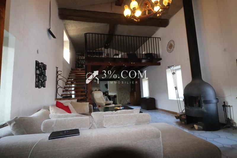 Propriété - 256 m² - 9 pièces