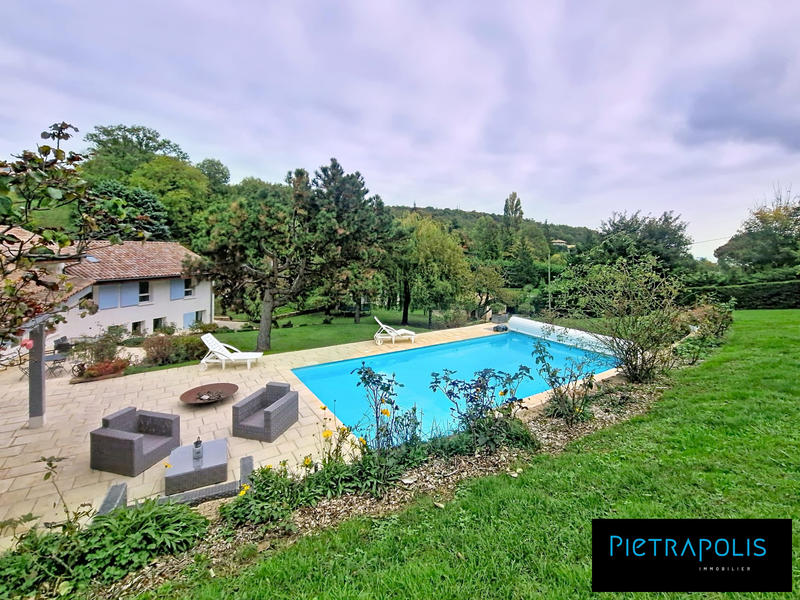 Villa - 265 m² - 7 pièces