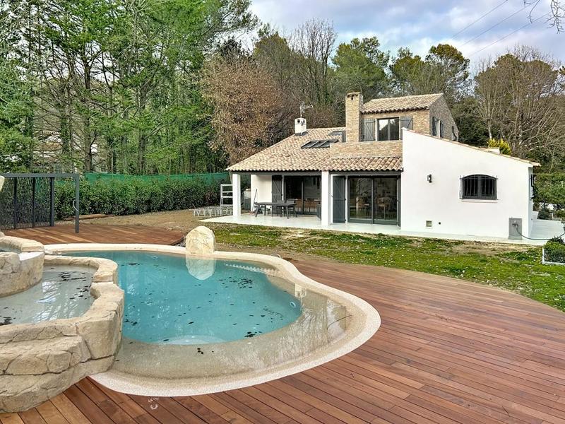 Villa - 210 m² - 6 pièces