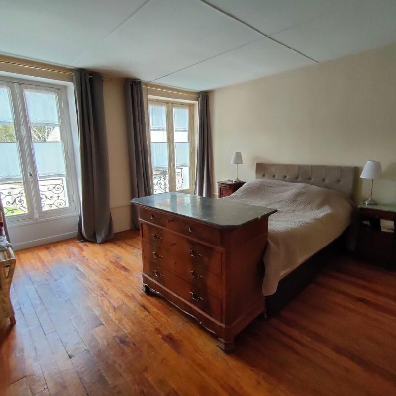 Maison bourgeoise - 256 m² - 7 pièces