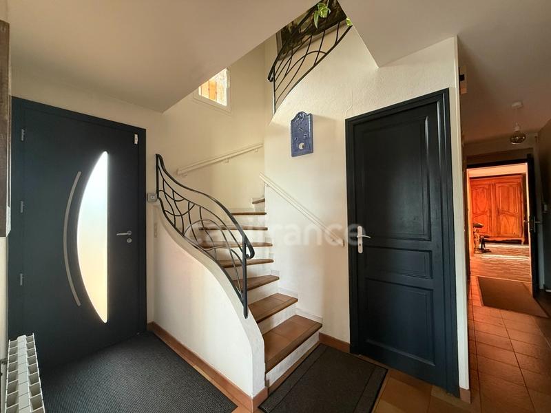 Maison - 180 m² - 5 pièces