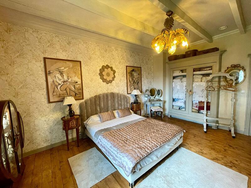 Bastide - 295 m² - 8 pièces