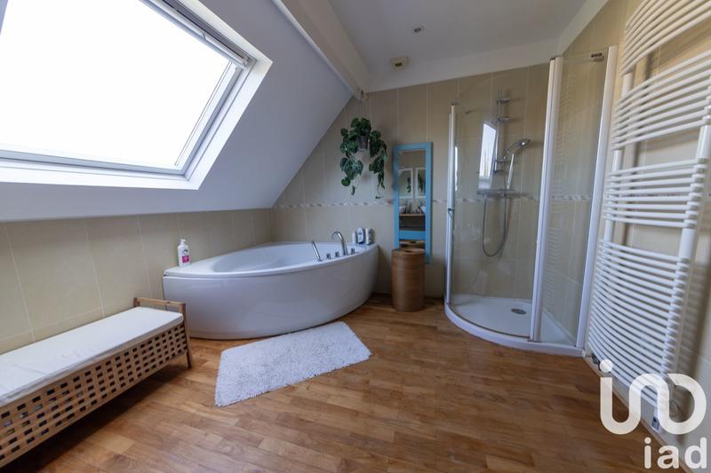 Maison - 244 m² - 9 pièces