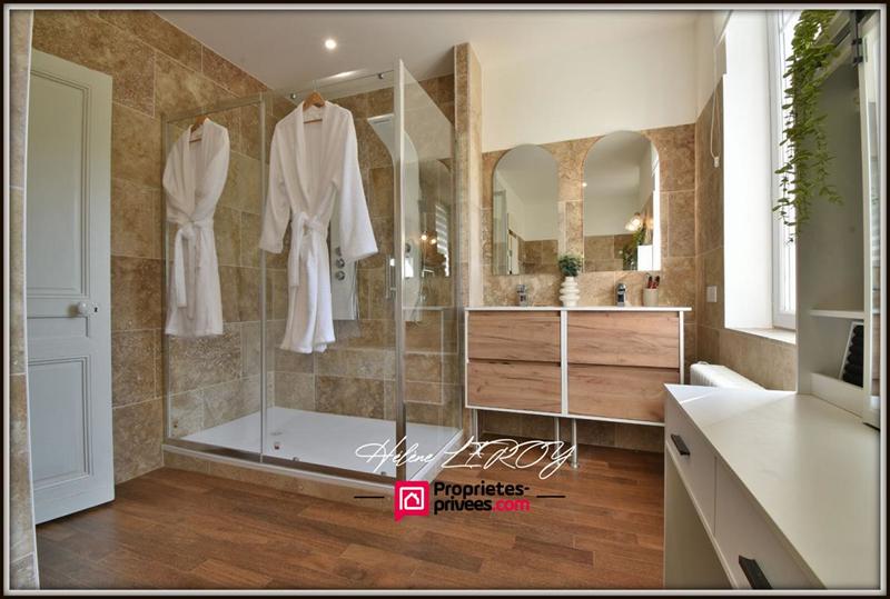 Demeure - 229 m² - 6 pièces