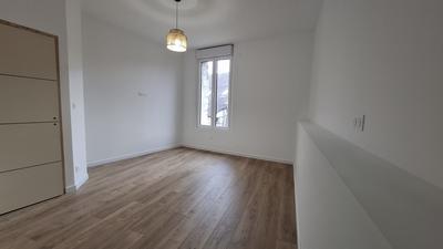 Maison - 216 m² - 9 pièces