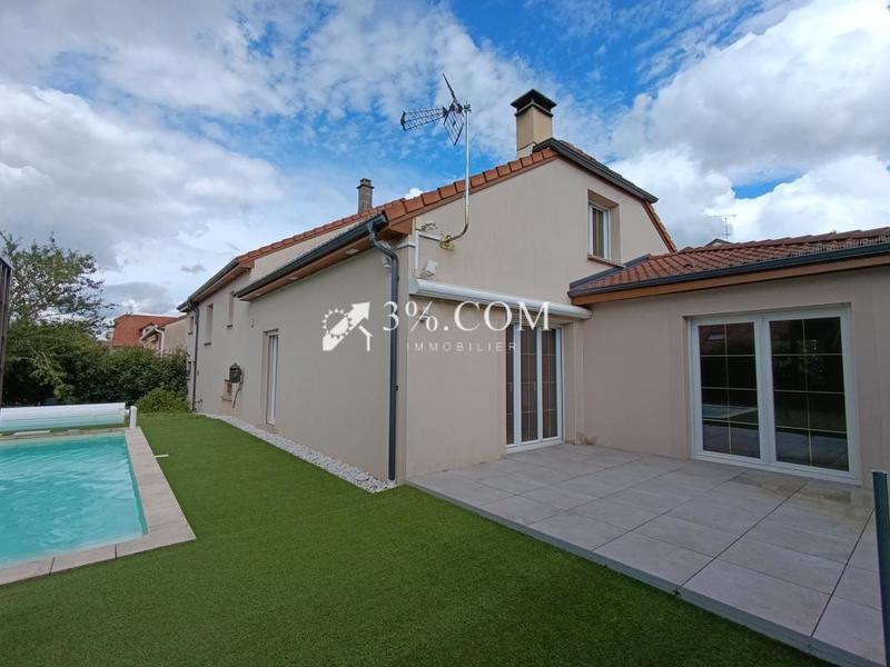 Maison - 220 m² - 9 pièces