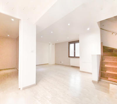 Villa - 80 m² - 5 pièces