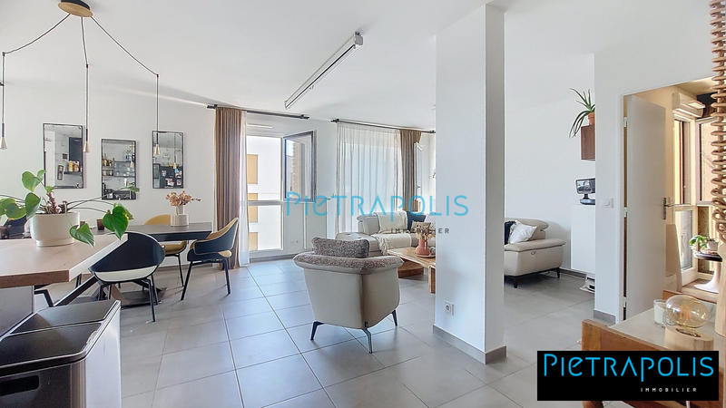 Appartement - 82 m² - 3 pièces