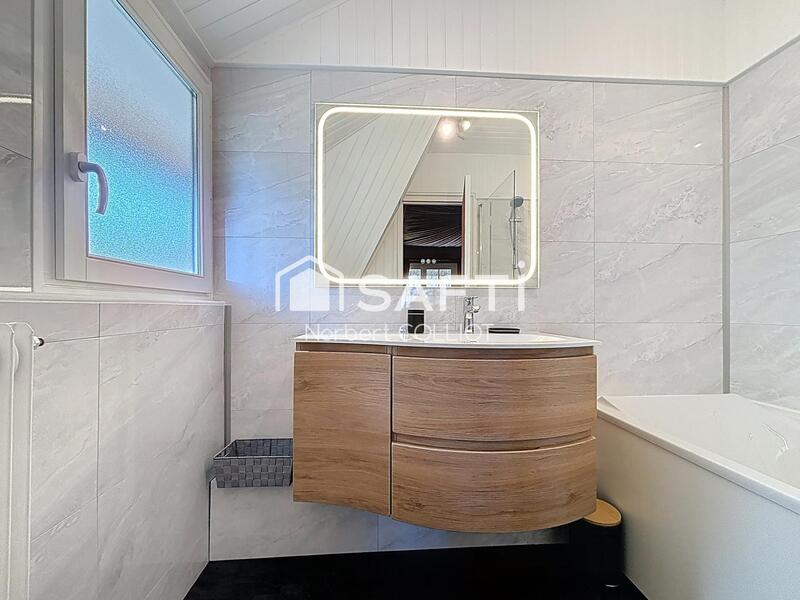 Maison - 195 m² - 7 pièces