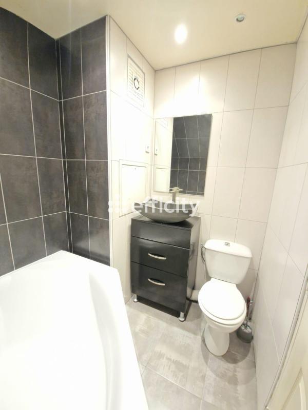 Appartement - 95 m² - 5 pièces