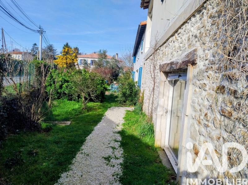 Maison - 280 m² - 11 pièces