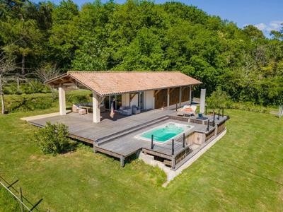 Demeure - 185 m² - 7 pièces