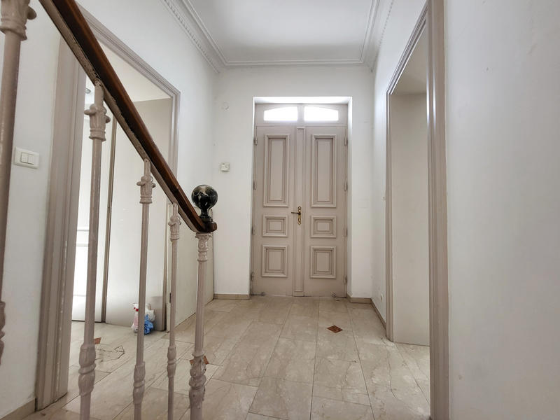 Maison - 219 m² - 8 pièces