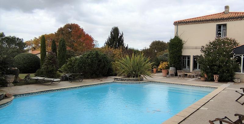 Maison - 300 m² - 9 pièces