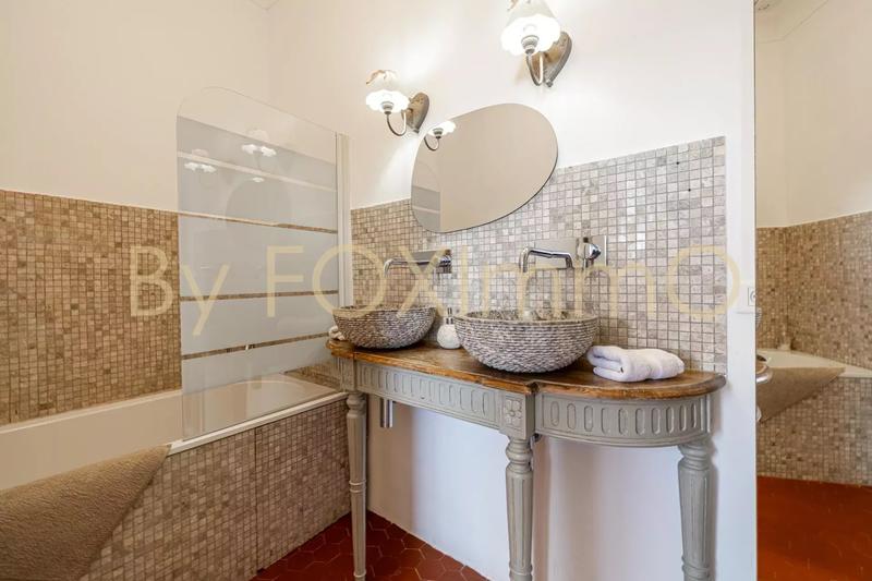 Maison de ville - 230 m² - 9 pièces