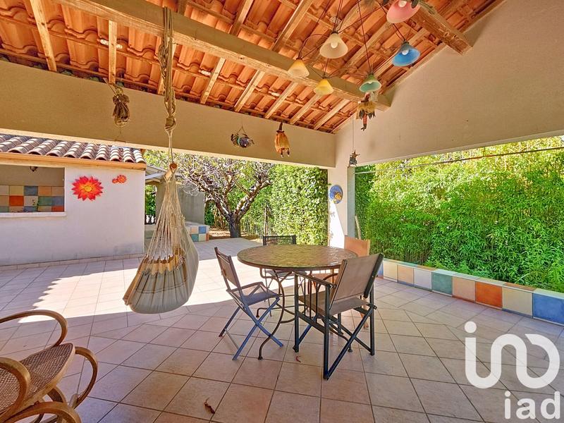 Maison - 210 m² - 10 pièces