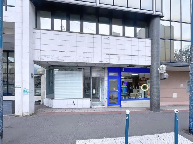 Magasins - 94 m² - 2 pièces