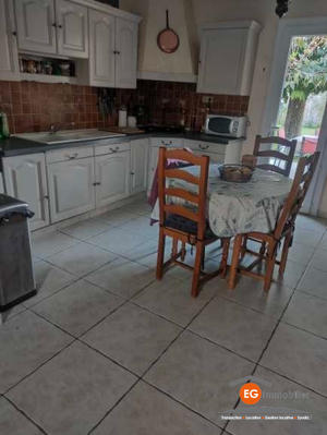 Maison - 90 m² - 3 pièces